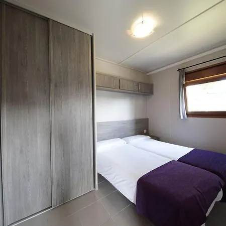 Campingplatz Pmr Avec Terrasse - 3 Pers. - Api-1-52-1795 *